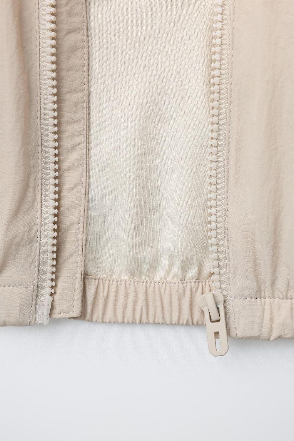 بارانی زنانه Zara ضدآب سبک بلوک رنگی بژ مدل Kdo Out.garmen بارانی زنانه Zara ضدآب سبک بلوک رنگی بژ مدل Kdo Out.garmen