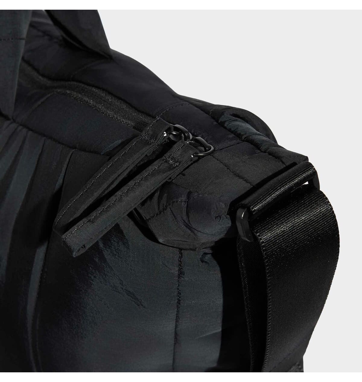 کیف دوشی یونیسکس بزرگسال adidas Winter Tote مدل KT2078 کیف دوشی یونیسکس بزرگسال adidas Winter Tote مدل KT2078
