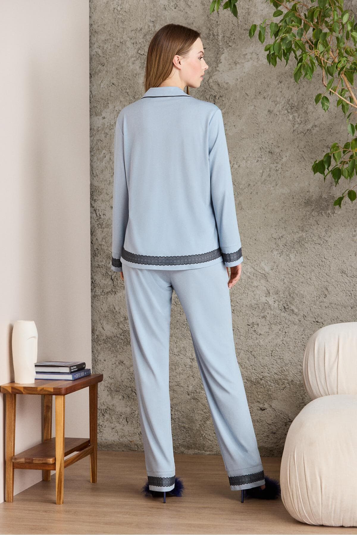 ست پیژامه زنانه Pierre Cardin بافت با حاشیه بیاس و دانتل مدل 2200 مهای ست پیژامه زنانه Pierre Cardin بافت با حاشیه بیاس و دانتل مدل 2200 مهای
