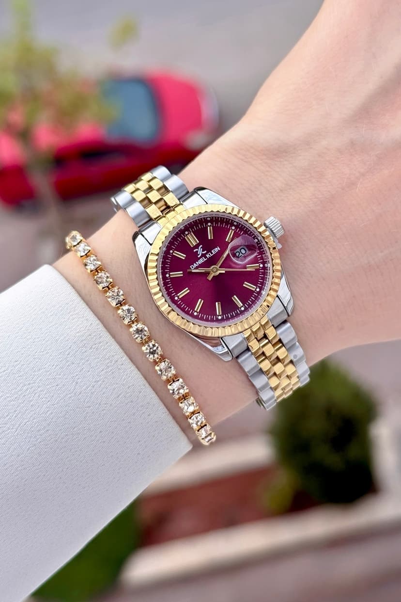 ساعت مچی زنانه Daniel Klein بند زرشکی صفحه خاکستری طلایی 28 mm همراه دستبند ساعت مچی زنانه Daniel Klein بند زرشکی صفحه خاکستری طلایی 28 mm همراه دستبند
