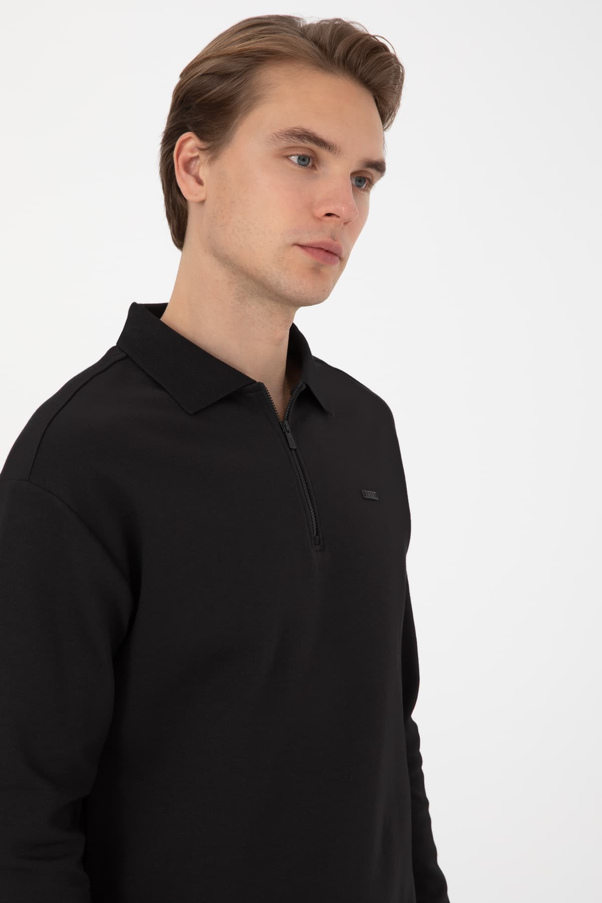 سویشرت مردانه U.S. Polo Assn. نیم زیپ فیت راحت مشکی مدل 50316484-VR046 سویشرت مردانه U.S. Polo Assn. نیم زیپ فیت راحت مشکی مدل 50316484-VR046