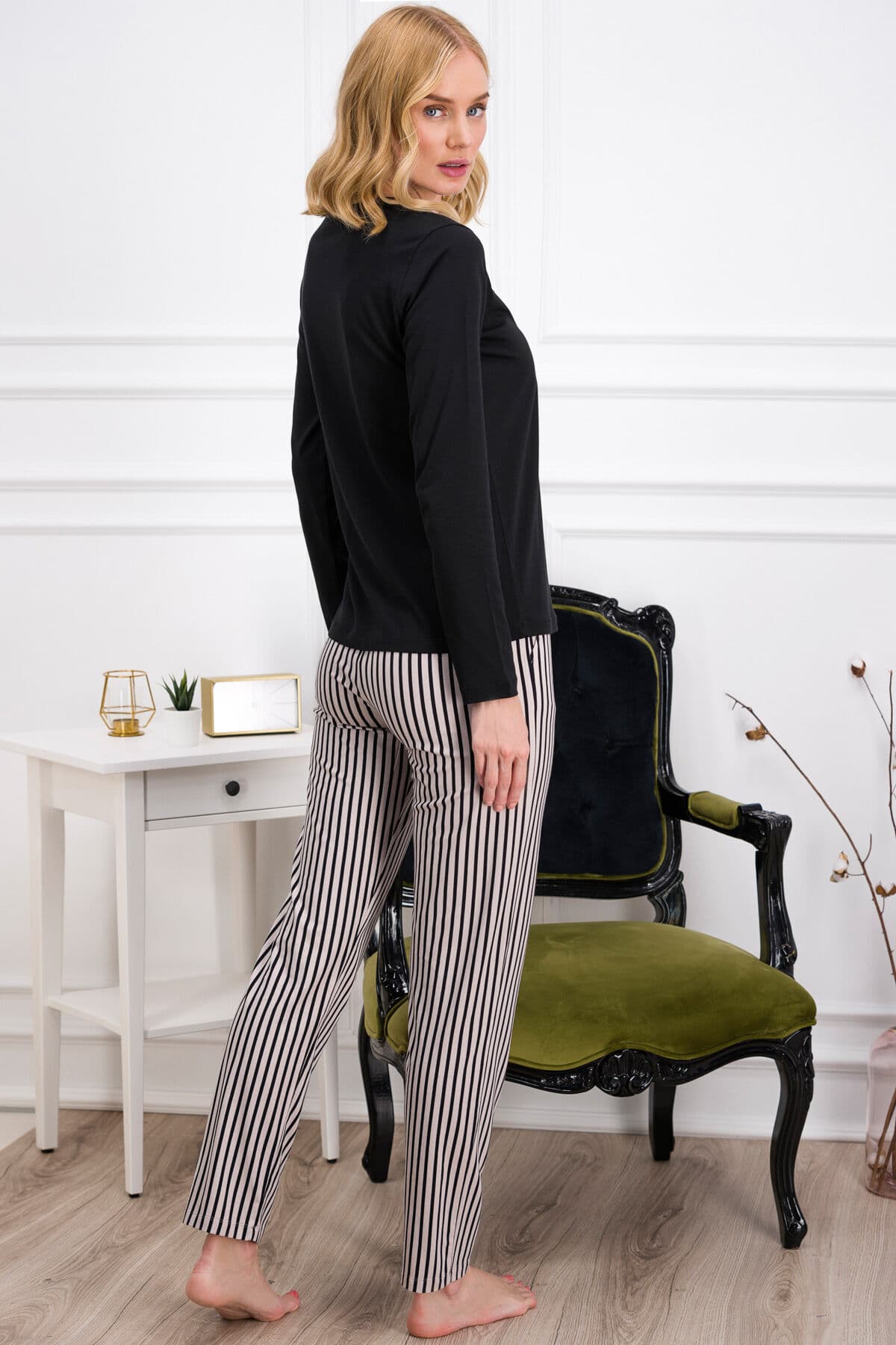 ست پیژامه زنانه Pierre Cardin مشکی راهراه ست پیژامه زنانه Pierre Cardin مشکی راهراه