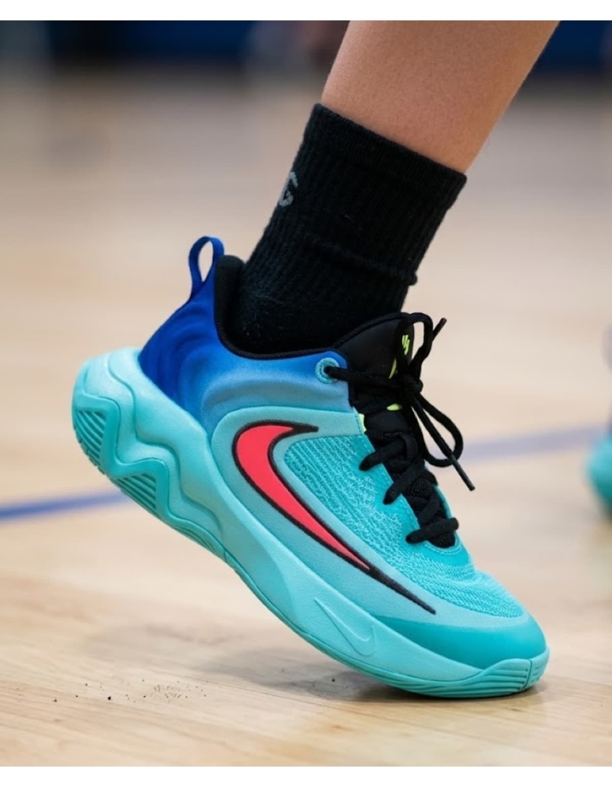 کفش بسکتبال پسرانه Nike مدل Giannis Immortality 4 GS کفش بسکتبال پسرانه Nike مدل Giannis Immortality 4 GS