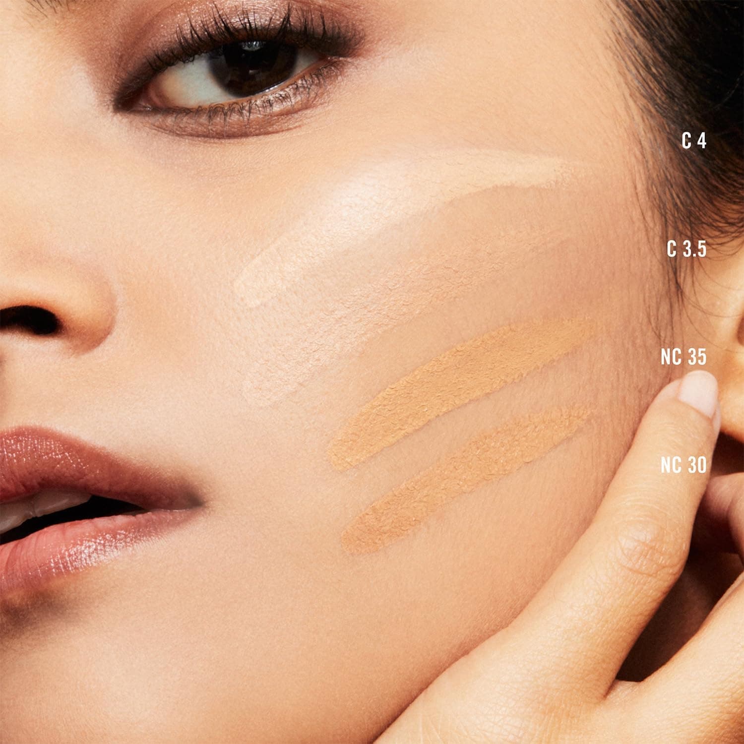 کرم پودر مایع MAC مدل Studio Fix Fluid SPF15 رنگ NC35 کرم پودر مایع MAC مدل Studio Fix Fluid SPF15 رنگ NC35