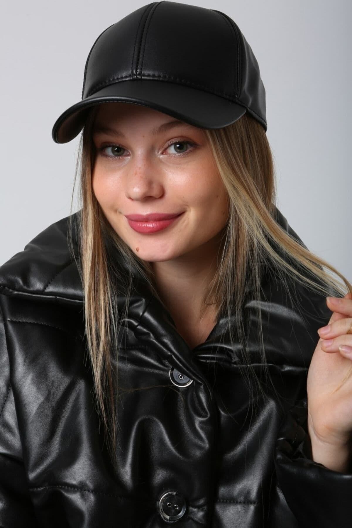 کلاه بیسبال زنانه Luminos Butik چرمی مشکی با لبه صاف مدل Spk1104 کلاه بیسبال زنانه Luminos Butik چرمی مشکی با لبه صاف مدل Spk1104