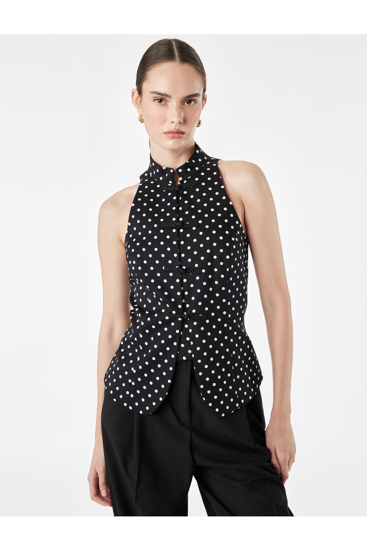 جلیقه زنانه Koton بدون آستین با دکمههای تزئینی خالدار یقه Mandarin Qipao جلیقه زنانه Koton بدون آستین با دکمههای تزئینی خالدار یقه Mandarin Qipao