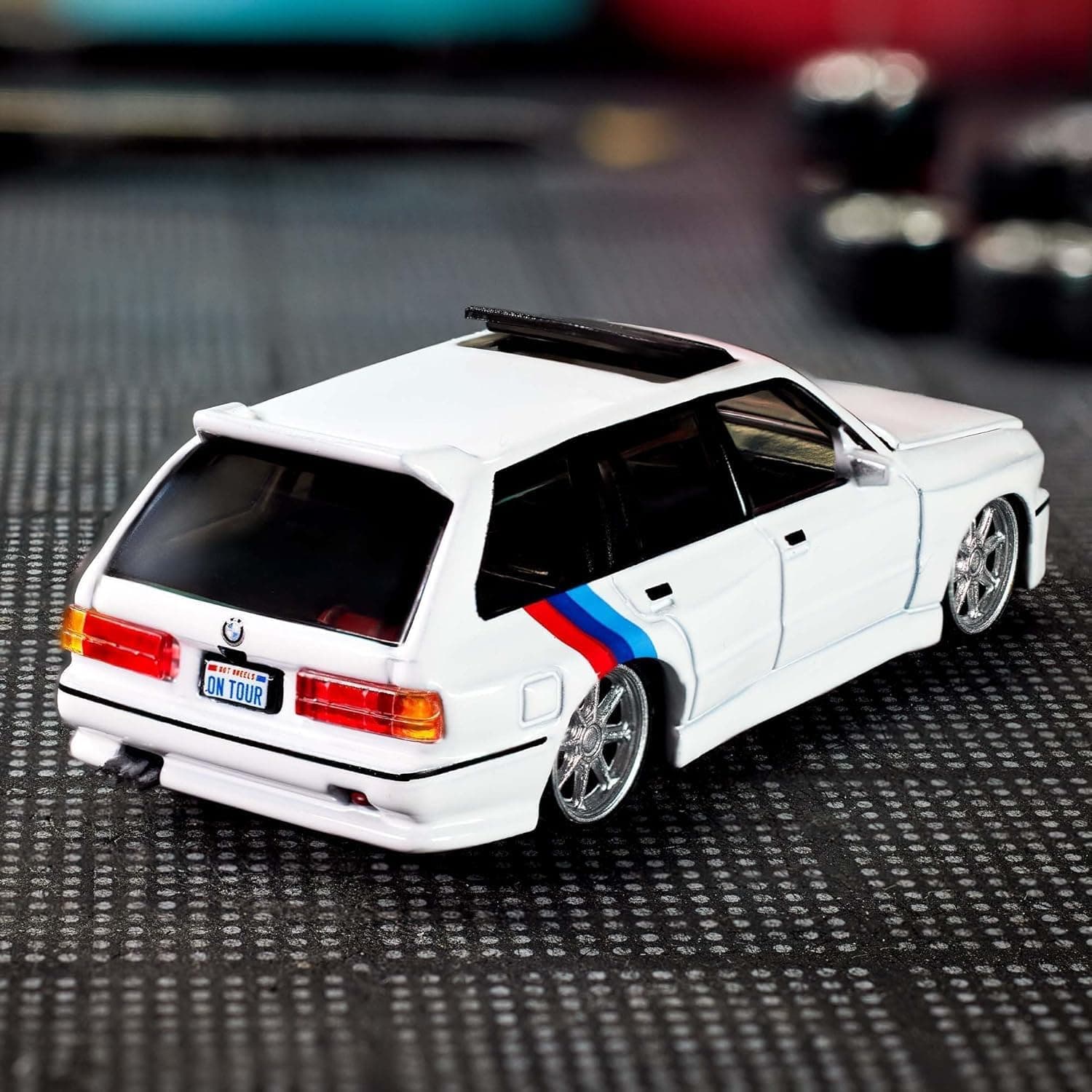 ماشین کلکسیونی Hot Wheels 1990 BMW 318i Touring Elite 64 ماشین کلکسیونی Hot Wheels 1990 BMW 318i Touring Elite 64