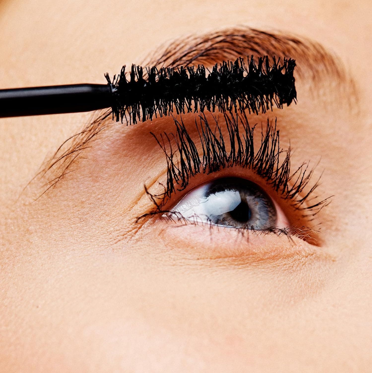 ریمل مژه Essence Cosmetics Lash Princess فرکننده و حجمدهنده مشکی ریمل مژه Essence Cosmetics Lash Princess فرکننده و حجمدهنده مشکی
