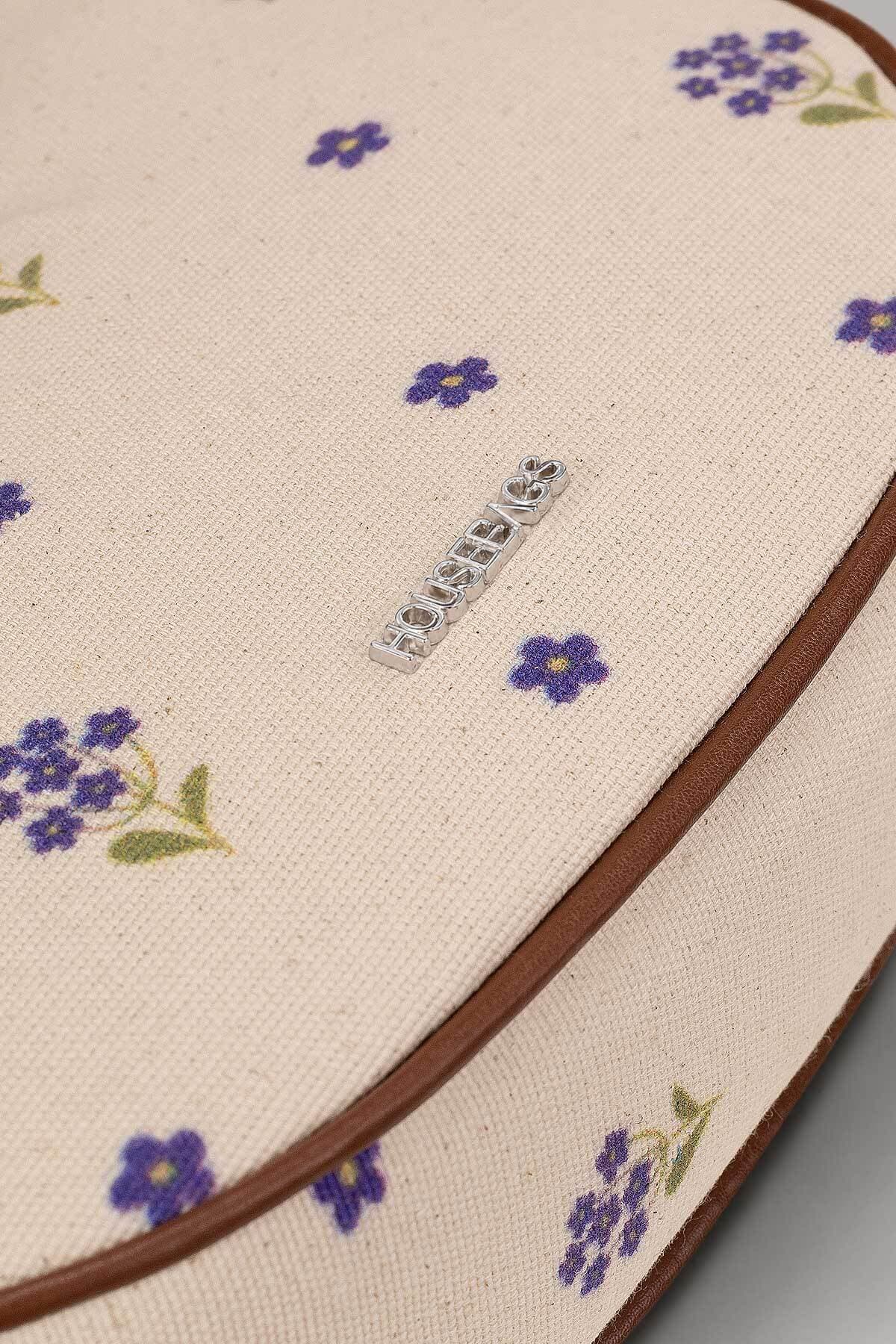 کیف دوشی زنانه Housebags هوبو نیمماه کانواس گلدار آبی مدل Blue Bloom کیف دوشی زنانه Housebags هوبو نیمماه کانواس گلدار آبی مدل Blue Bloom