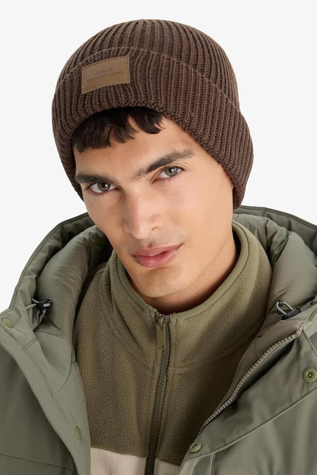 کلاه مردانه DeFacto با لیبل بافتهشده مدل C7149AX25WN کلاه مردانه DeFacto با لیبل بافتهشده مدل C7149AX25WN