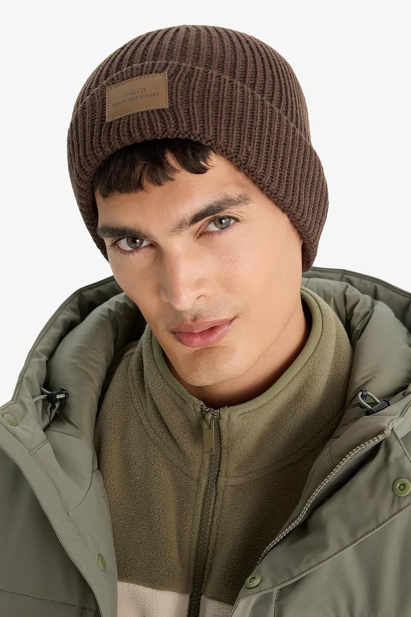 کلاه مردانه DeFacto با لیبل بافتهشده مدل C7149AX25WN کلاه مردانه DeFacto با لیبل بافتهشده مدل C7149AX25WN