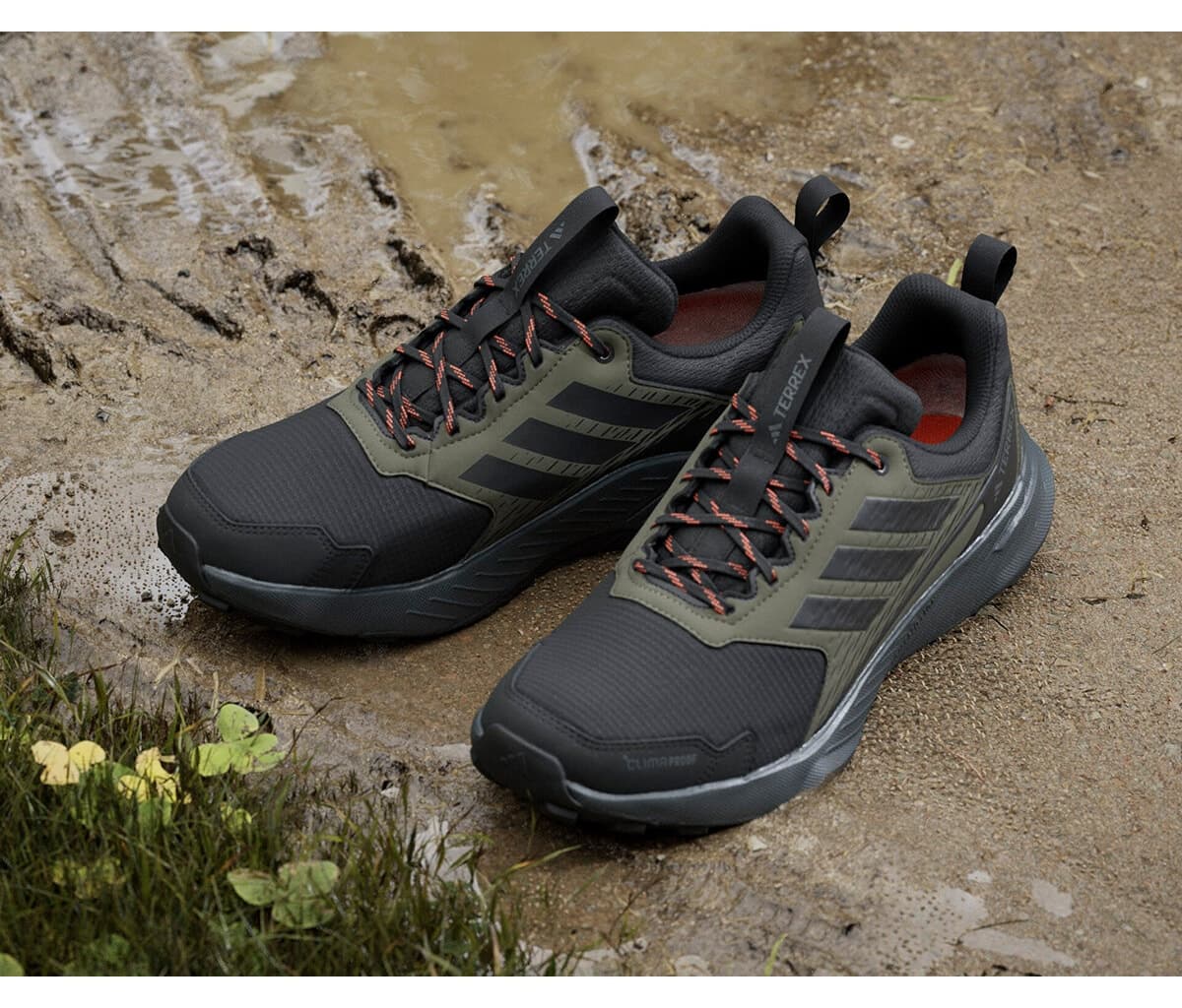 کفش اوتدور مردانه adidas Terrex Tracefinder خاکی کفش اوتدور مردانه adidas Terrex Tracefinder خاکی