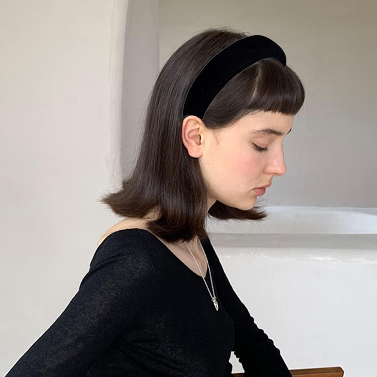 تل سر زنانه Lvyeer مخملی مشکی پددار و ضدلغزش تل سر زنانه Lvyeer مخملی مشکی پددار و ضدلغزش