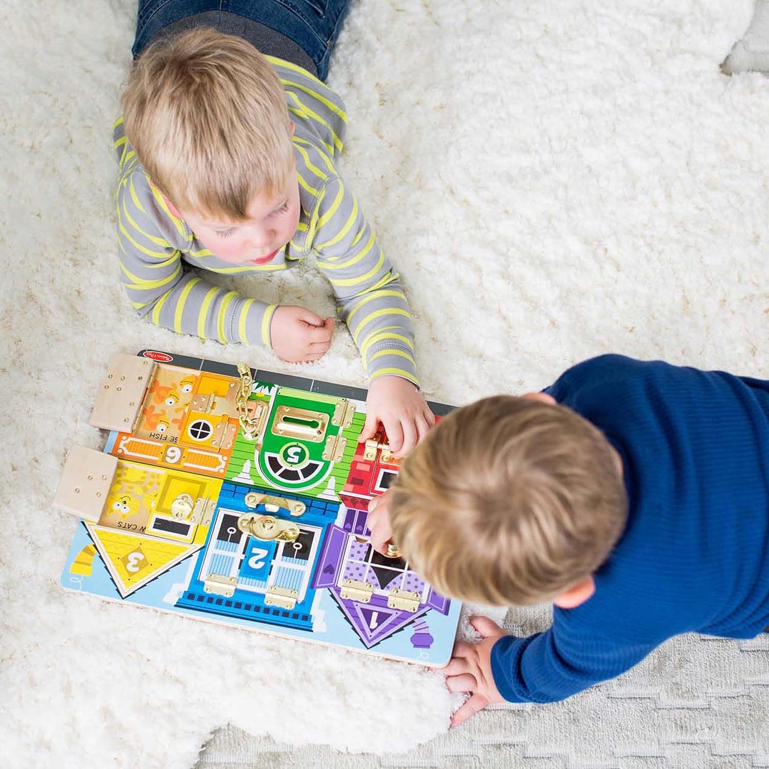 تخته فعالیت چوبی Melissa & Doug با 6 چفت، قفل و در مدل MD3785 تخته فعالیت چوبی Melissa & Doug با 6 چفت، قفل و در مدل MD3785