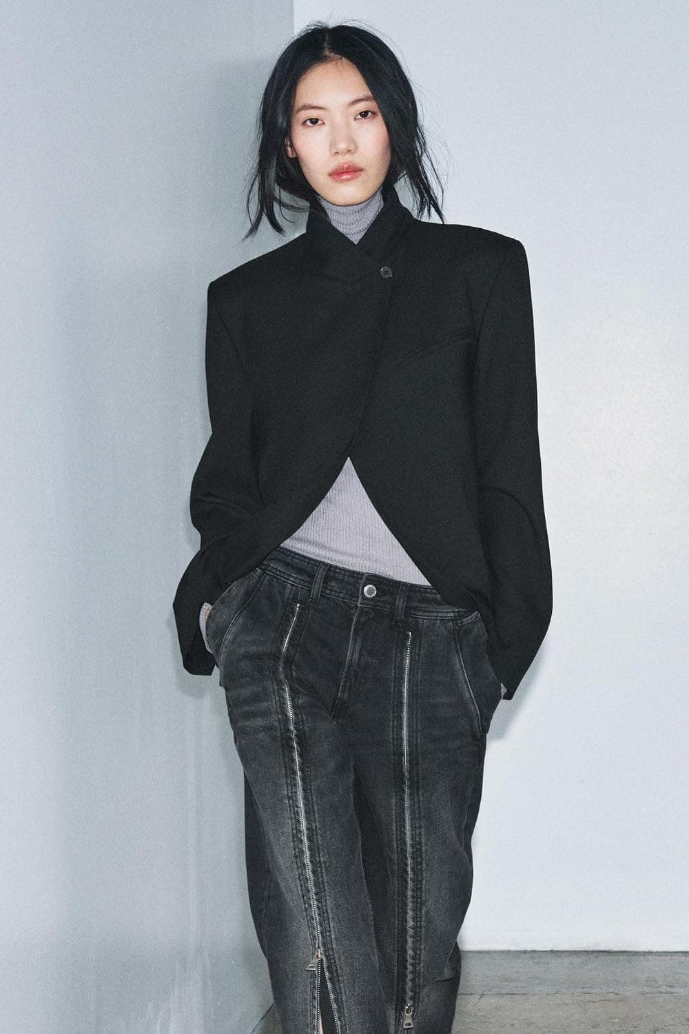 بلیزر مردانه ZARA پشمی ترکیبی مشکی سایز L ZW Collection بلیزر مردانه ZARA پشمی ترکیبی مشکی سایز L ZW Collection