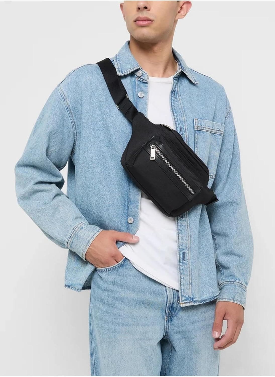 کیف کمری مردانه Calvin Klein مشکی تکسایز مدل Lv04D3073Gub1 کیف کمری مردانه Calvin Klein مشکی تکسایز مدل Lv04D3073Gub1