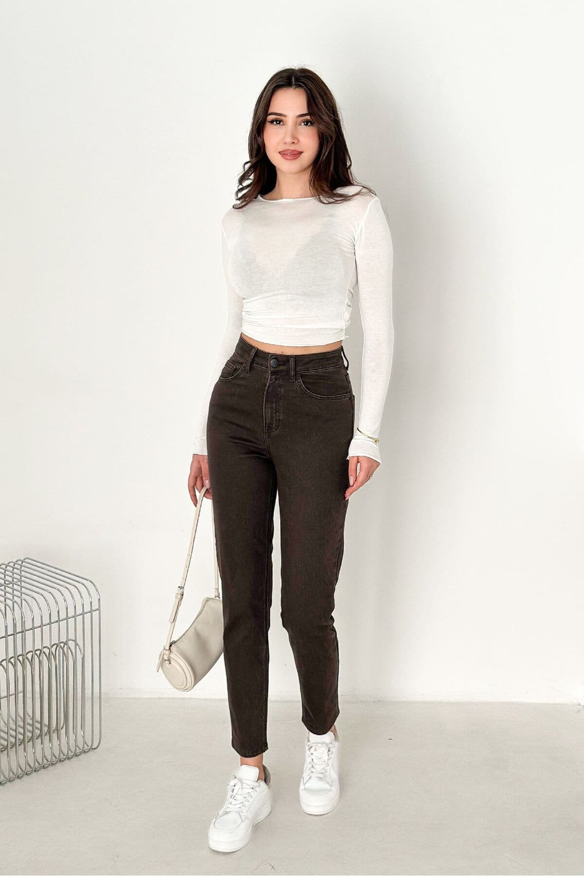 شلوار جین زنانه HLT JEANS مام کمر بلند لایکرا قهوهای مدل ANNA-2074 شلوار جین زنانه HLT JEANS مام کمر بلند لایکرا قهوهای مدل ANNA-2074
