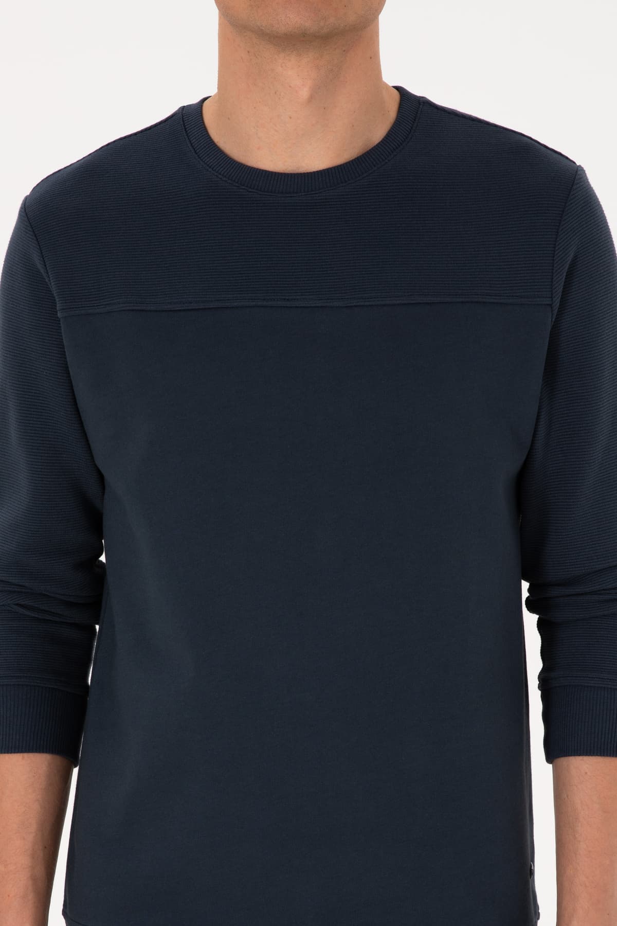 سویشرت مردانه U.S. Polo Assn. یقه گرد فیت معمولی سرمهای روشن نازک مدل 50315455-VR059 سویشرت مردانه U.S. Polo Assn. یقه گرد فیت معمولی سرمهای روشن نازک مدل 50315455-VR059