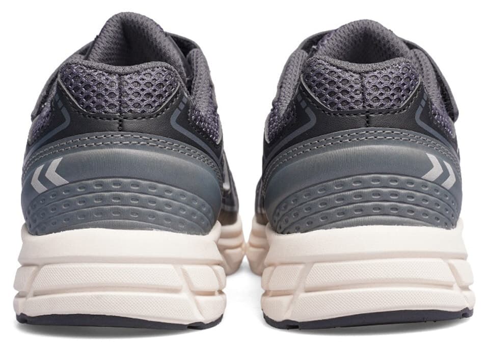 کفش ورزشی بچگانه برند hummel مدل 700 کفش ورزشی بچگانه برند hummel مدل 700