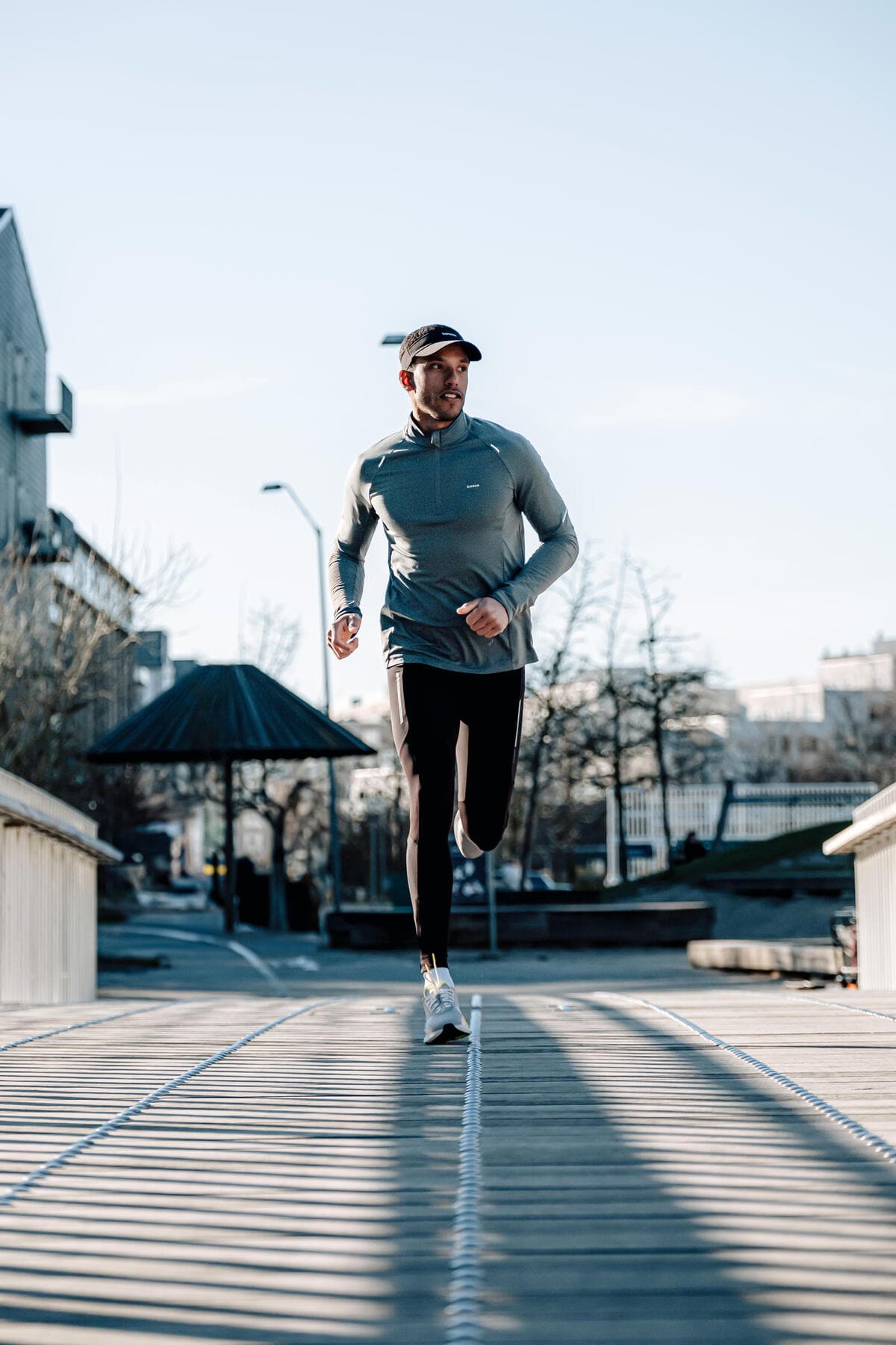 تیشرت دویدن مردانه Decathlon Kiprun آستین بلند خاکی مدل Run 500 Warm تیشرت دویدن مردانه Decathlon Kiprun آستین بلند خاکی مدل Run 500 Warm