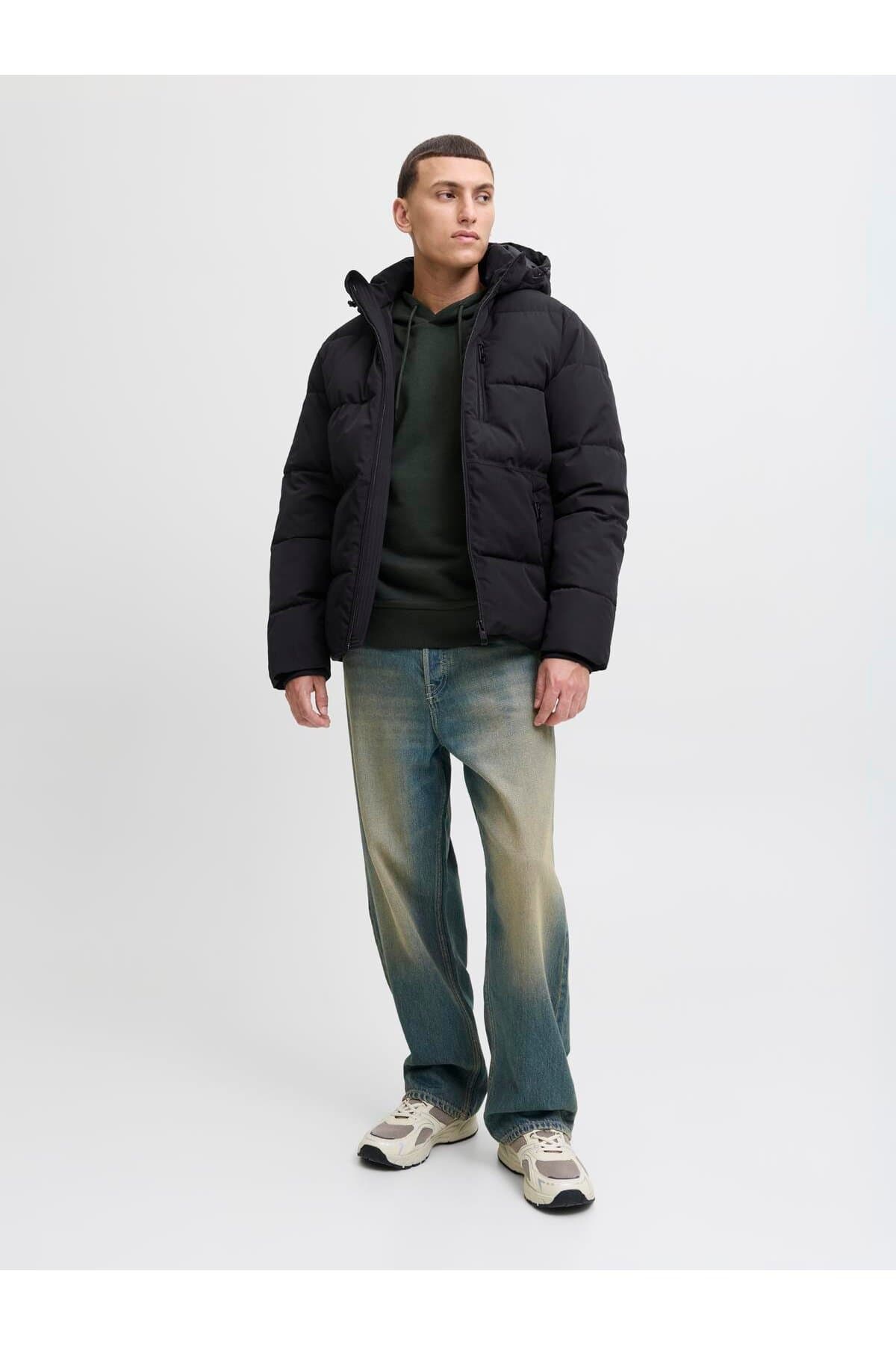 ژاکت پفی مردانه Jack & Jones مشکی مدل JJEOWEN ژاکت پفی مردانه Jack & Jones مشکی مدل JJEOWEN