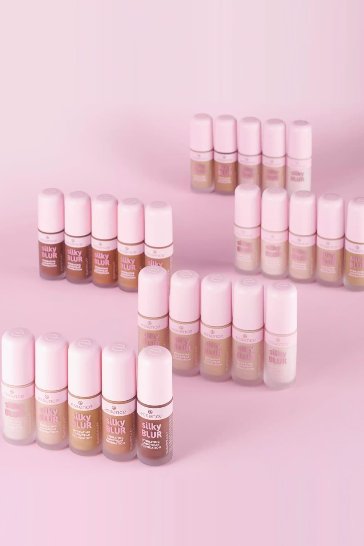 کرم پودر Essence Silky Blur آبرسان و ماندگار مدل 115 کرم پودر Essence Silky Blur آبرسان و ماندگار مدل 115