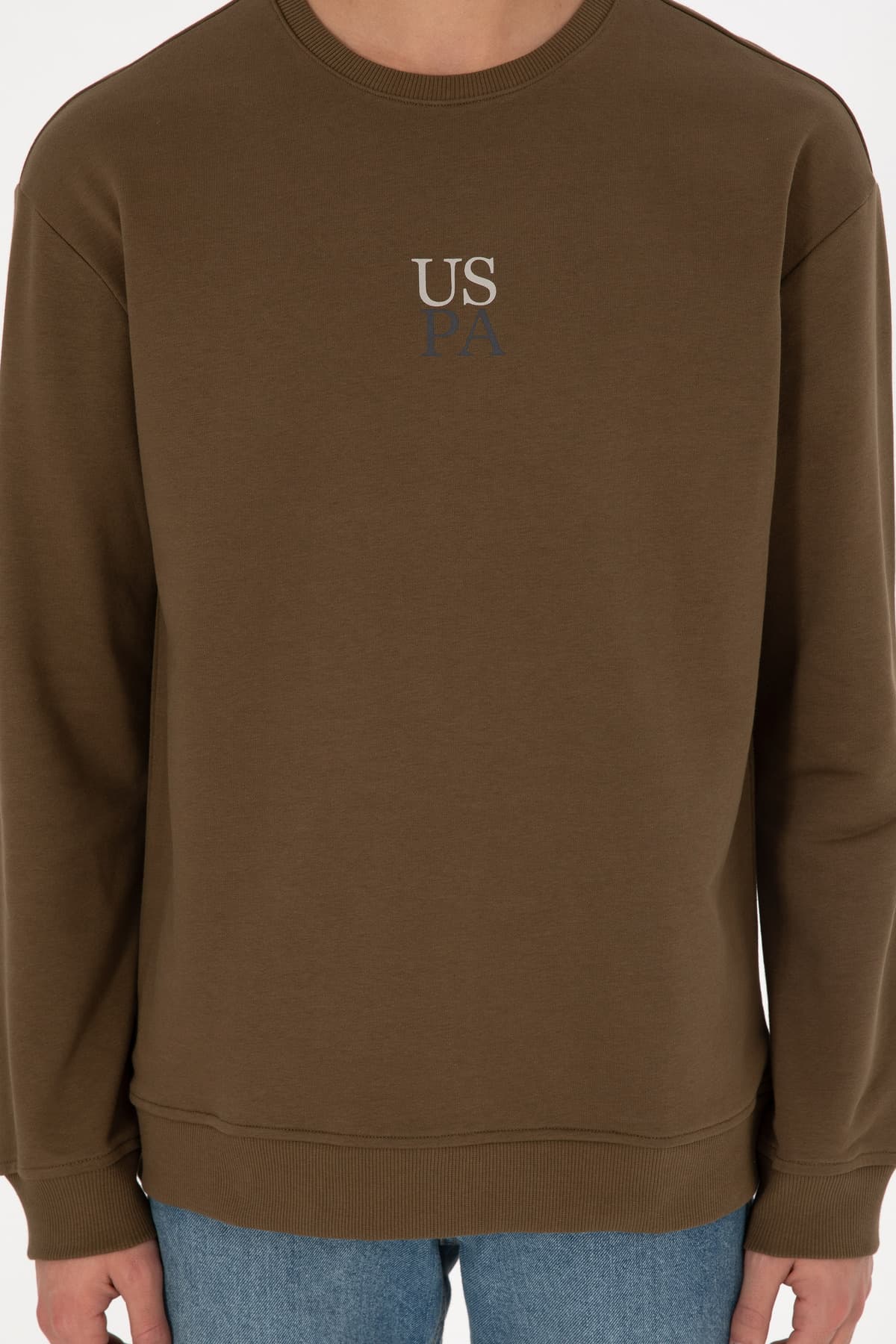 سوئیشرت مردانه U.S. Polo Assn. کامفورت فیت یقه گرد خاکی مدل 50293420-VR027 سوئیشرت مردانه U.S. Polo Assn. کامفورت فیت یقه گرد خاکی مدل 50293420-VR027