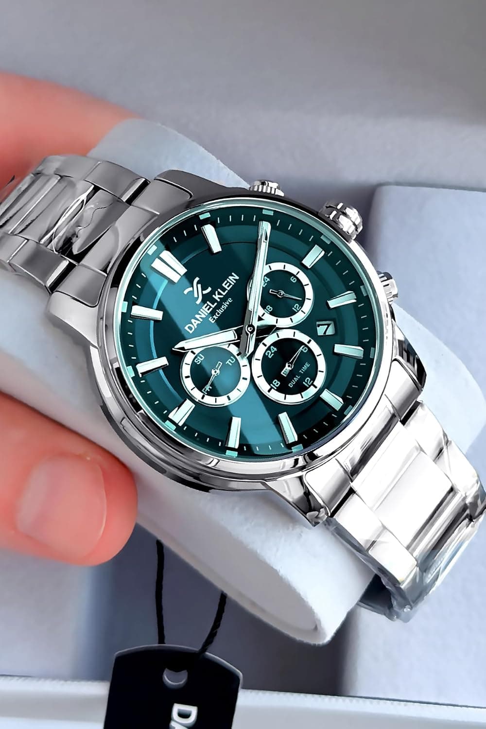 ساعت مردانه Daniel Klein ضدآب 3 ATM بند فولادی نقرهای پترولی مدل DKE2051C5 ساعت مردانه Daniel Klein ضدآب 3 ATM بند فولادی نقرهای پترولی مدل DKE2051C5