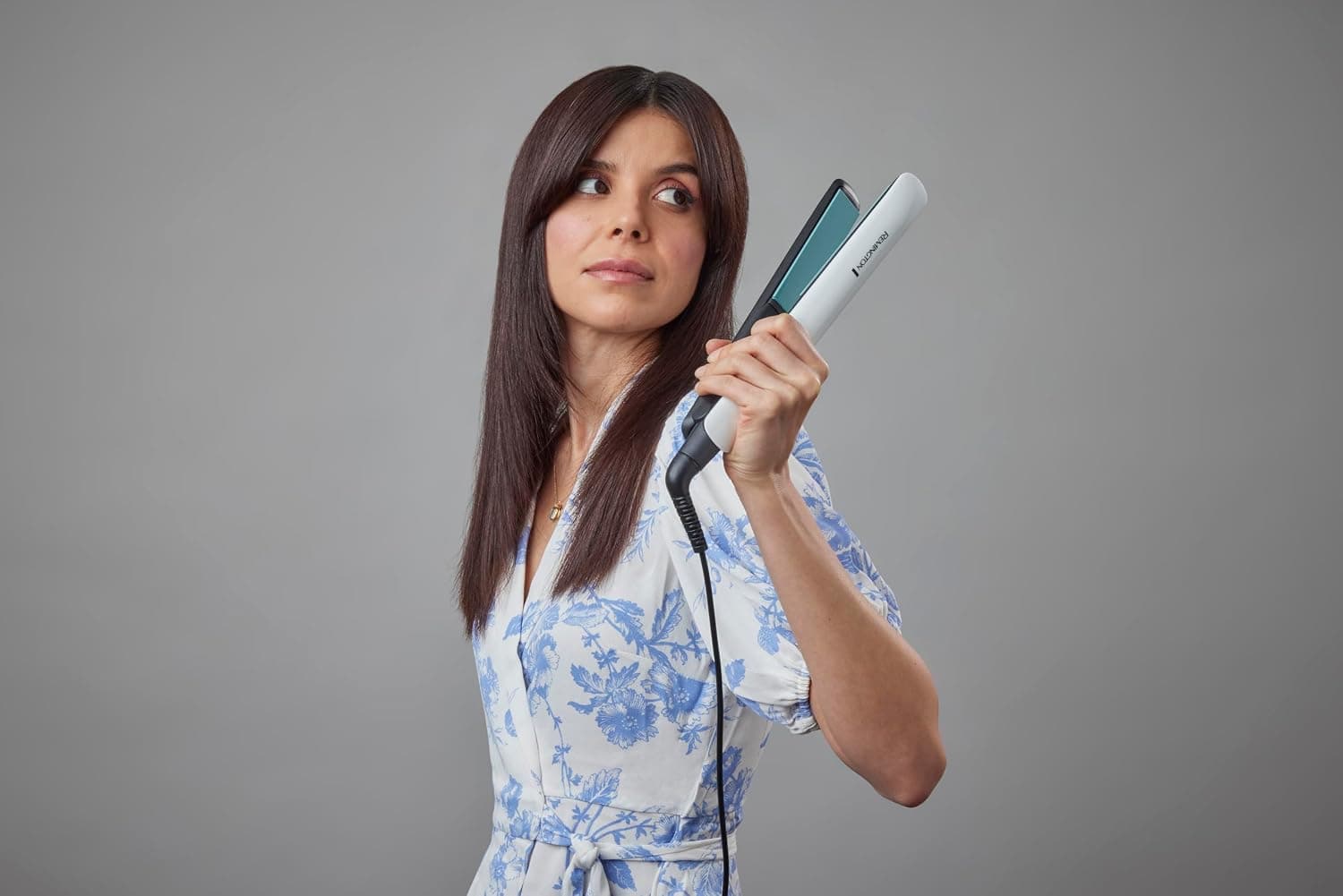 اتو مو Remington Shine Therapy با پوشش سرامیکی حاوی مواد میکروفعال، روغن آرگان مراکشی و ویتامین E، نمایشگر LCD، 150-230°C مدل S8500 اتو مو Remington Shine Therapy با پوشش سرامیکی حاوی مواد میکروفعال، روغن آرگان مراکشی و ویتامین E، نمایشگر LCD، 150-230°C مدل S8500