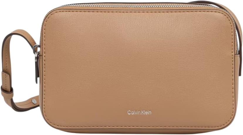 کیف دستی دوربینی زنانه Calvin Klein لوگوی فویلی کشیده کیف دستی دوربینی زنانه Calvin Klein لوگوی فویلی کشیده
