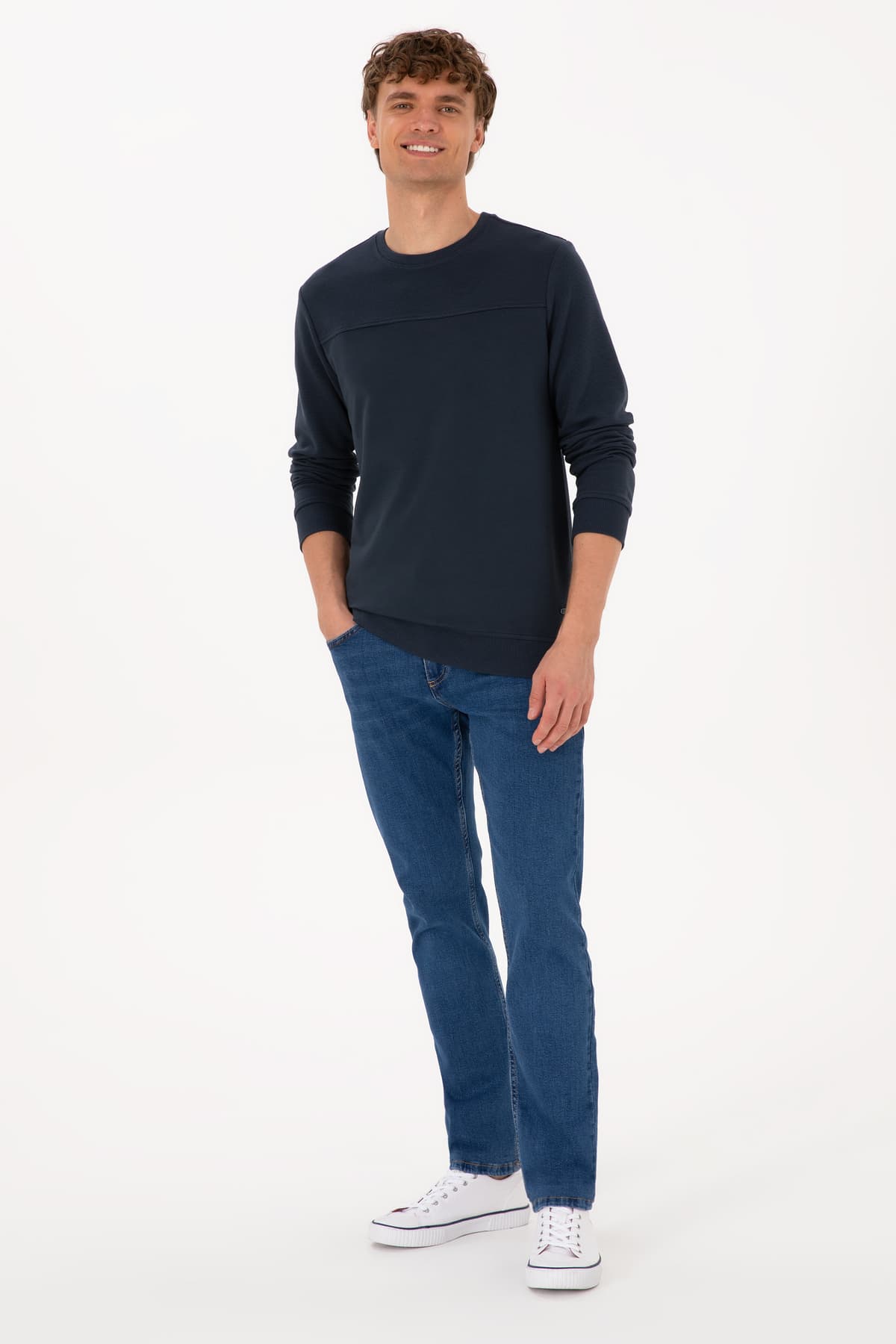 سویشرت مردانه U.S. Polo Assn. یقه گرد فیت معمولی سرمهای روشن نازک مدل 50315455-VR059 سویشرت مردانه U.S. Polo Assn. یقه گرد فیت معمولی سرمهای روشن نازک مدل 50315455-VR059