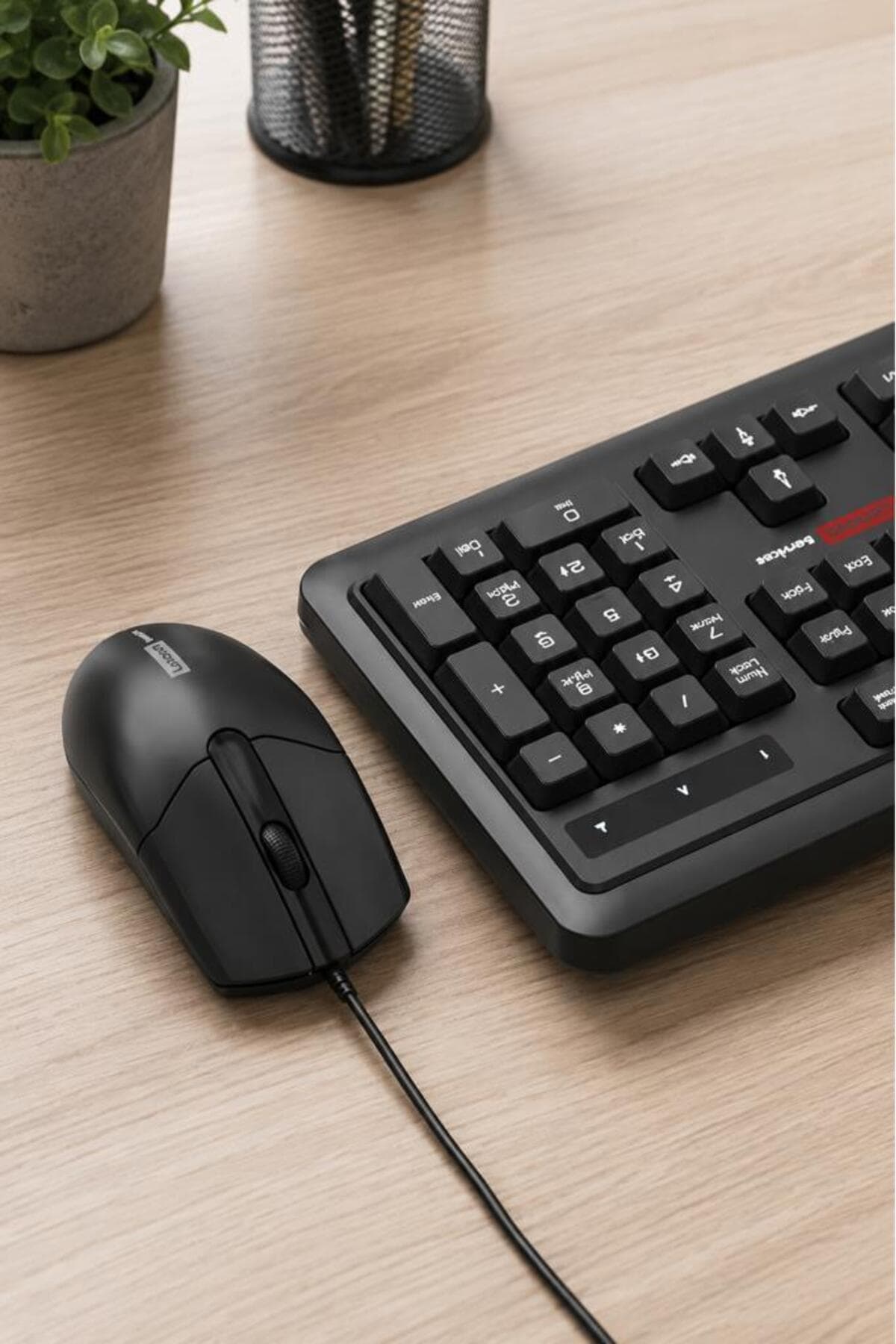 ست کیبورد و ماوس Lenovo سیمی Q مدل KM290 مشکی ست کیبورد و ماوس Lenovo سیمی Q مدل KM290 مشکی