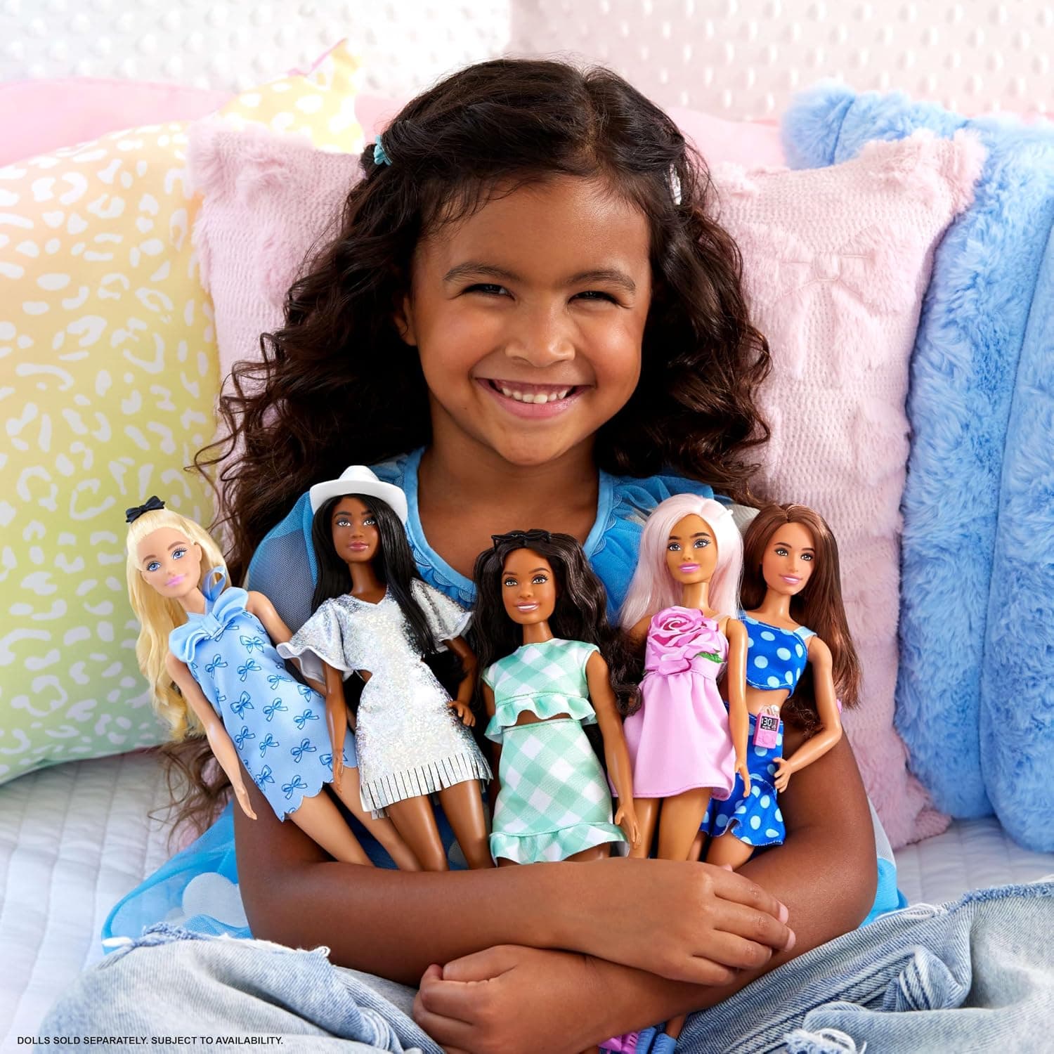 عروسکهای مهمانی Barbie با لباس پاپیونی آبی عروسکهای مهمانی Barbie با لباس پاپیونی آبی