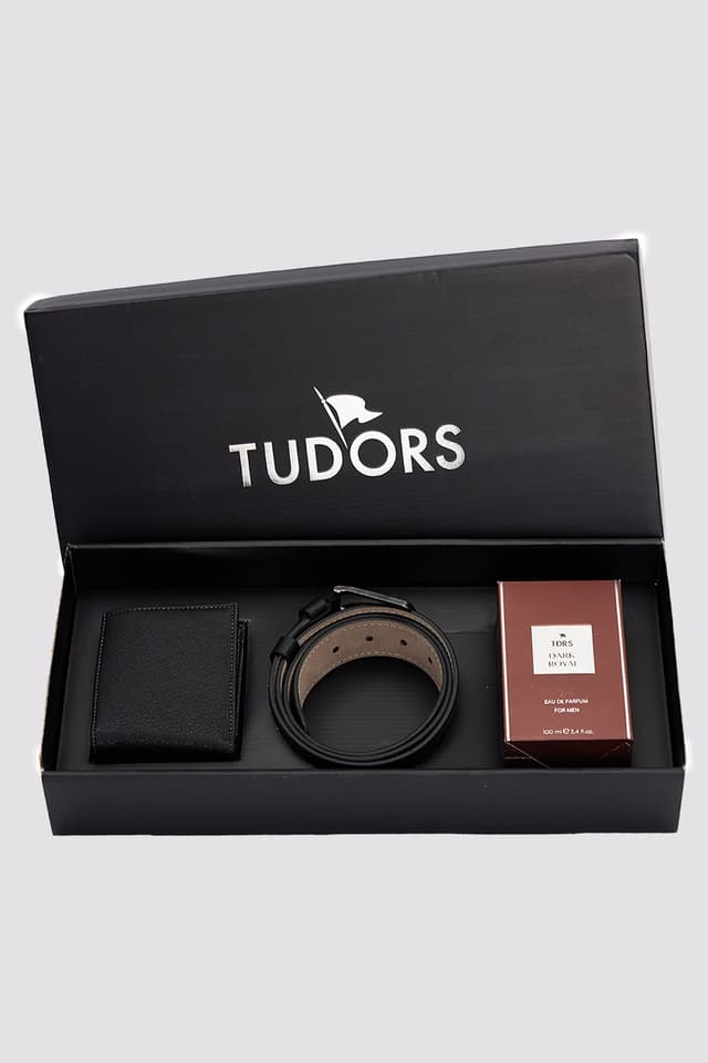 ست 3 تکه عطر مردانه Tudors همراه کمربند و کیف پول ست 3 تکه عطر مردانه Tudors همراه کمربند و کیف پول
