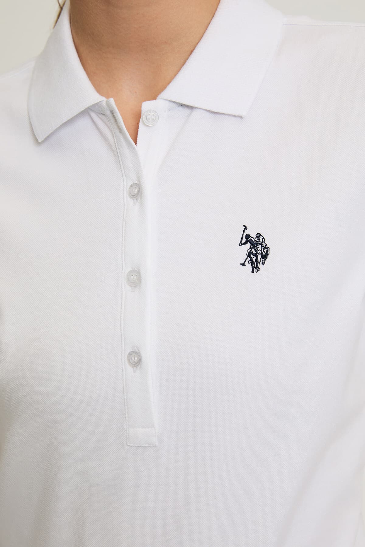 تیشرت زنانه یقه پولو U.S. Polo Assn. سفید ساده مدل 50321818-VR013 تیشرت زنانه یقه پولو U.S. Polo Assn. سفید ساده مدل 50321818-VR013