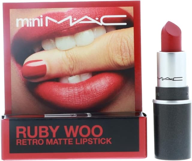 رژ لب MAC مدل Little Lipstick رنگ Ruby Woo 0.06 Oz/1.77 Ml رژ لب MAC مدل Little Lipstick رنگ Ruby Woo 0.06 Oz/1.77 Ml