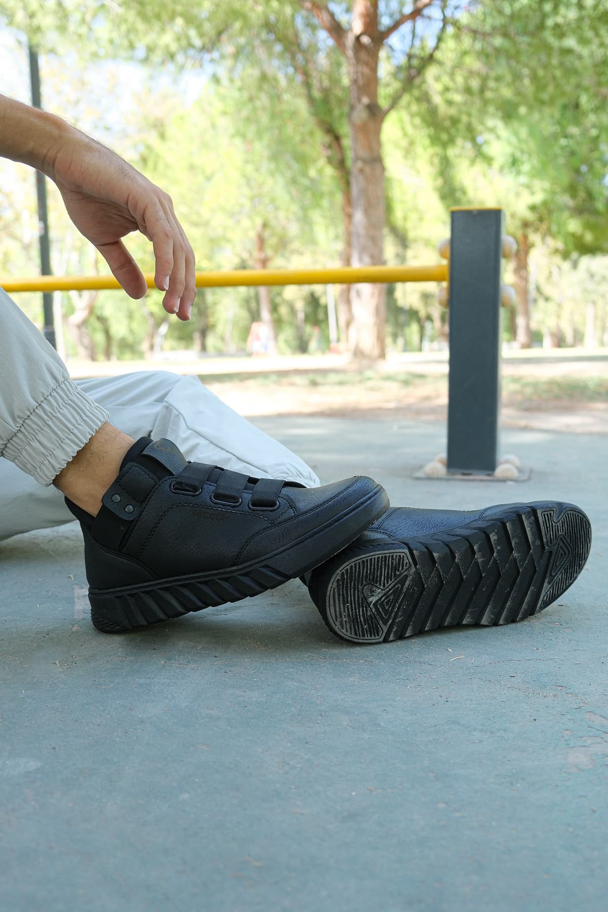 نیمبوت کتانی یونیسکس Riccon مشکی مدل 0012383 نیمبوت کتانی یونیسکس Riccon مشکی مدل 0012383