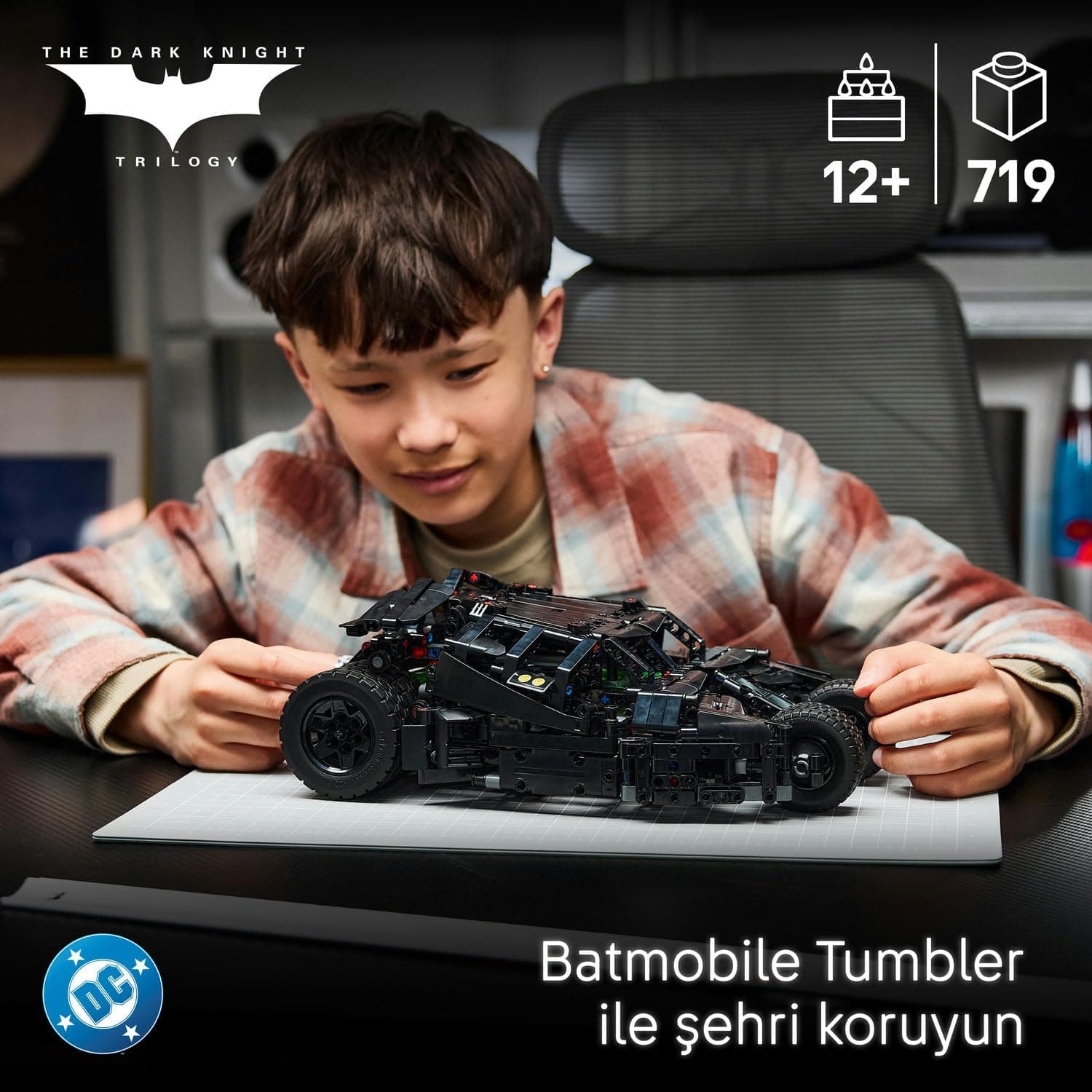 لگو 42239 خودروی بتمن LEGO Technic Batmobile Tumbler لگو 42239 خودروی بتمن LEGO Technic Batmobile Tumbler