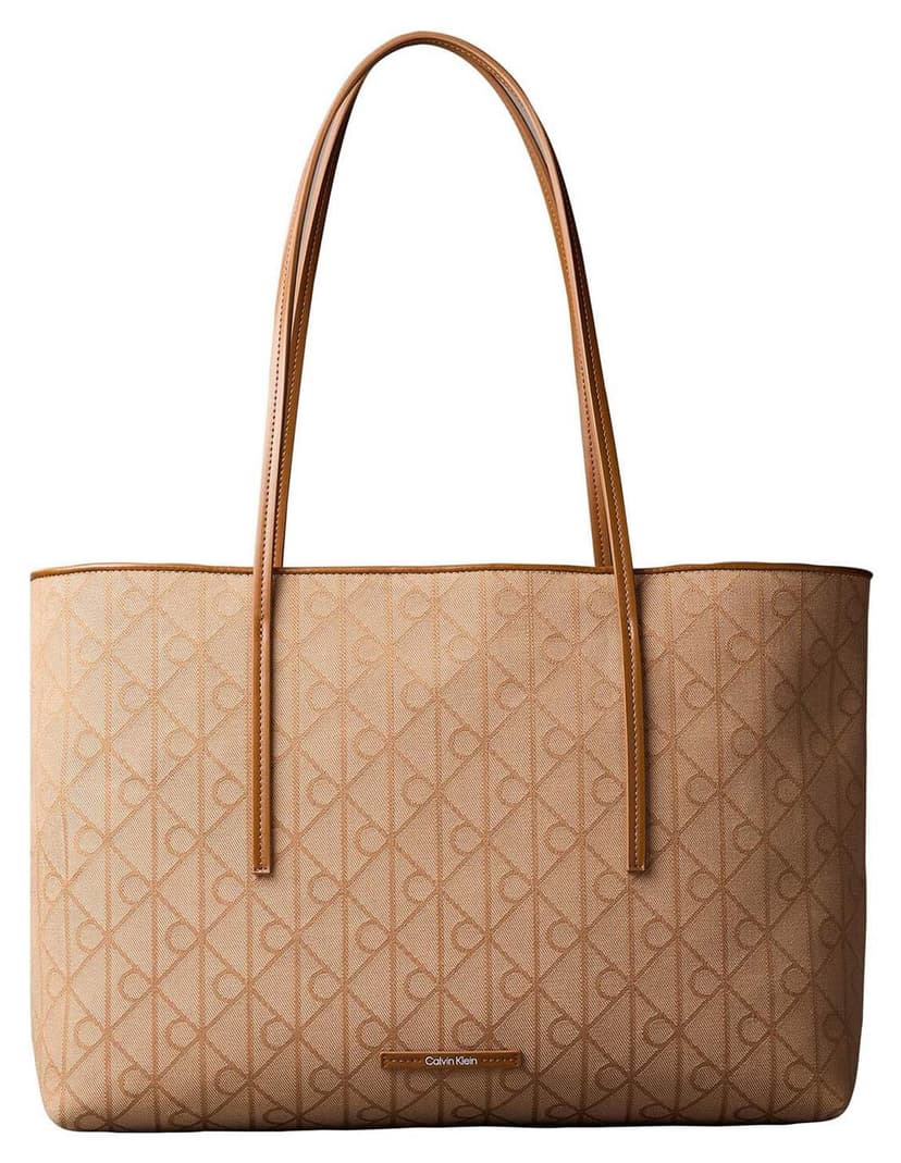 کیف توت زنانه Calvin Klein بژ مدل EMBLEM AOP JACQUARD TOTE W/POUCH کیف توت زنانه Calvin Klein بژ مدل EMBLEM AOP JACQUARD TOTE W/POUCH