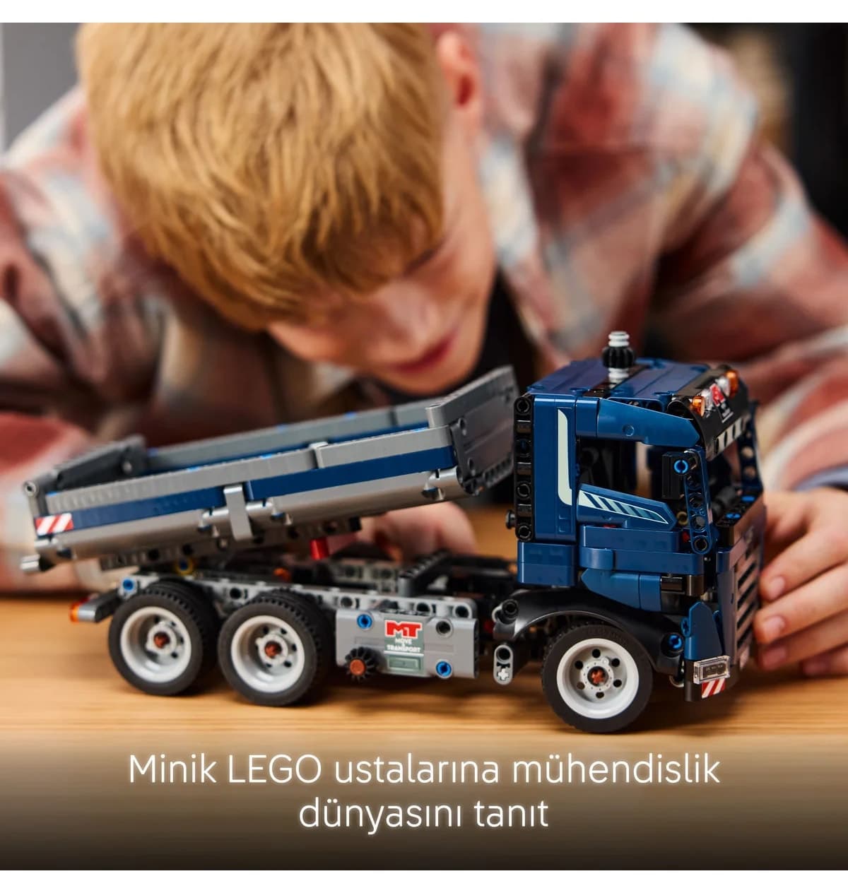 لگو سری Technic کامیون کمپرسیدار مدل 42203 با 462 قطعه لگو سری Technic کامیون کمپرسیدار مدل 42203 با 462 قطعه