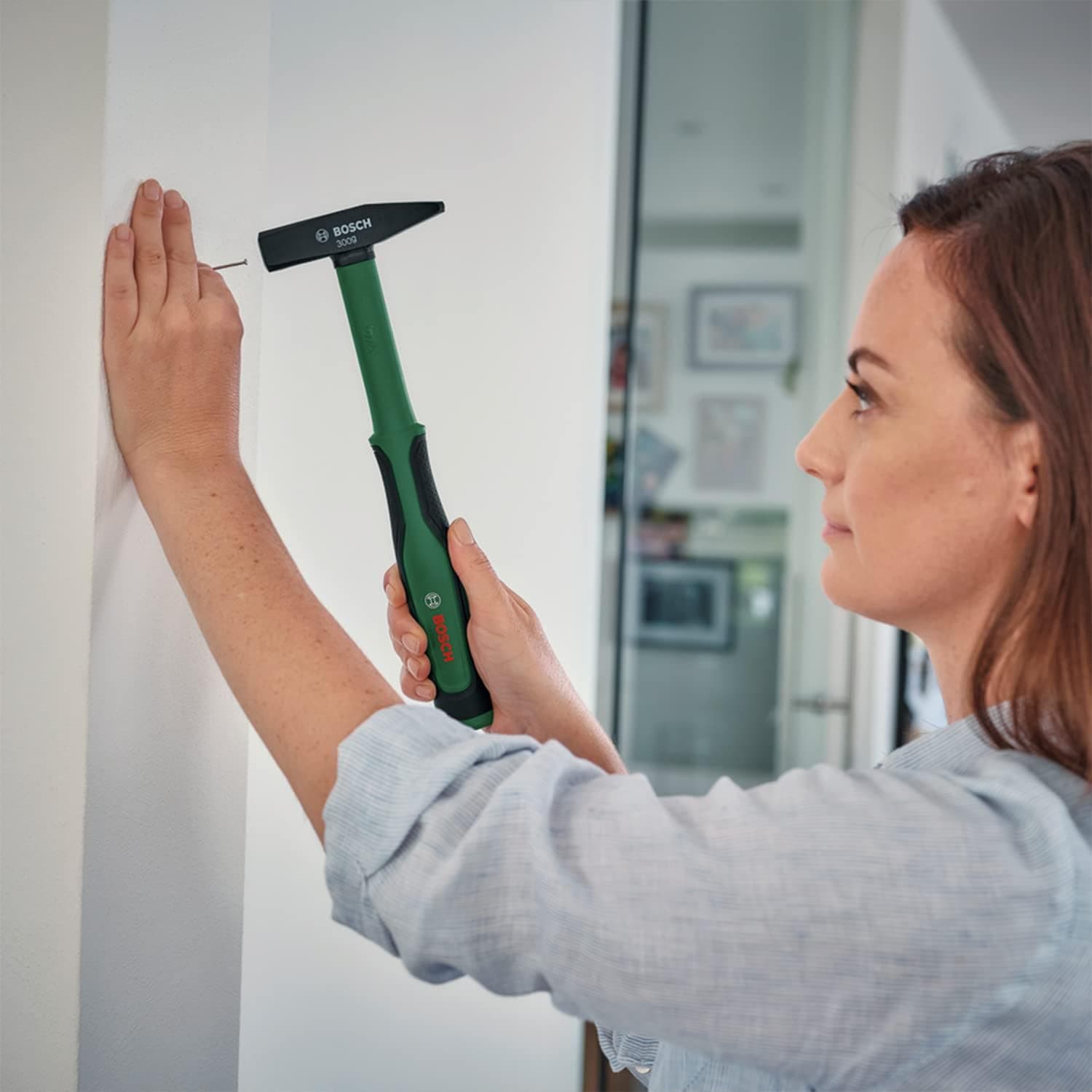 چکش Bosch با وزن 300g چکش Bosch با وزن 300g