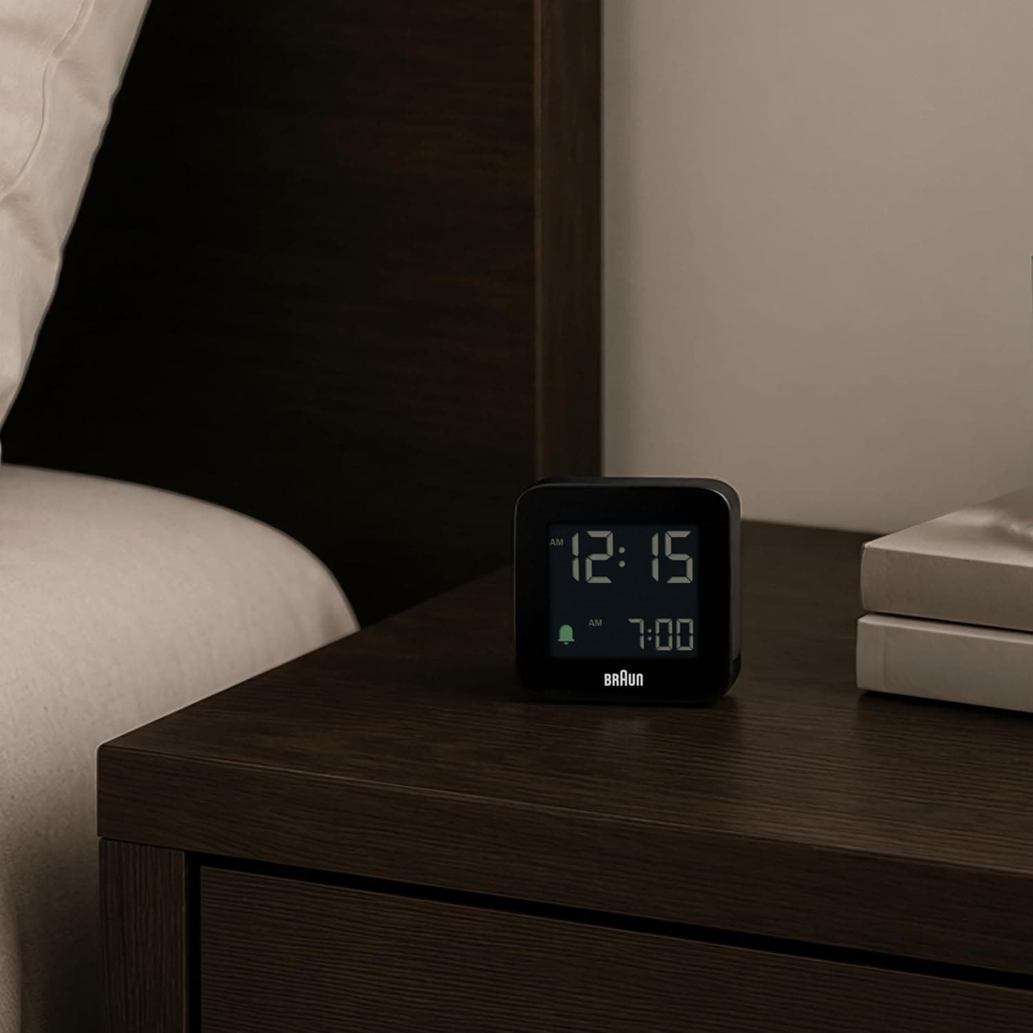 ساعت زنگدار دیجیتال سفری Braun مشکی با آلارم Crescendo، نمایشگر LCD منفی و تنظیم سریع، مدل BC08B ساعت زنگدار دیجیتال سفری Braun مشکی با آلارم Crescendo، نمایشگر LCD منفی و تنظیم سریع، مدل BC08B