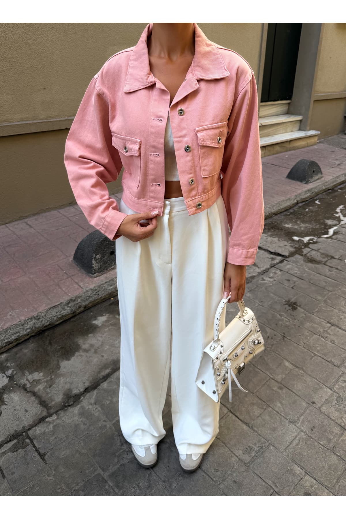 ژاکت زنانه LB Laluna Butik دنیم جیب سینهای پلیسه پشت ژاکت زنانه LB Laluna Butik دنیم جیب سینهای پلیسه پشت
