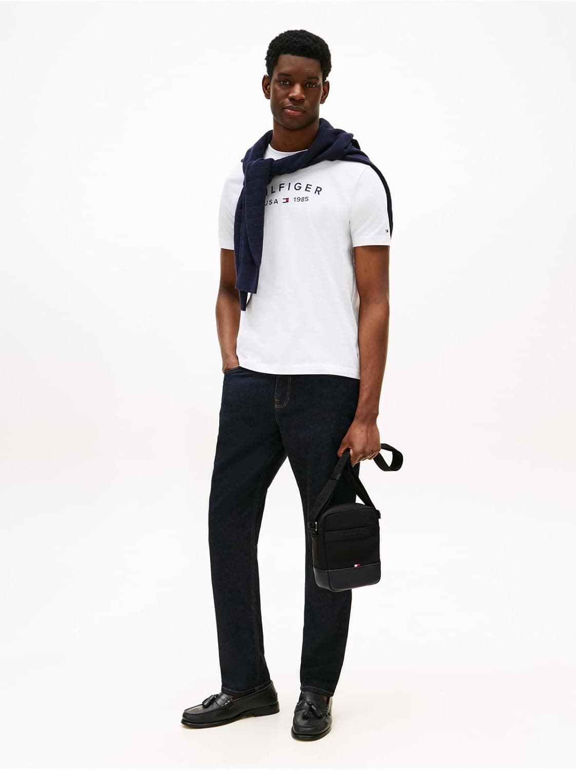 کیف پستچی مردانه Tommy Hilfiger نایلونی مینی مشکی مدل AM0AM13472 کیف پستچی مردانه Tommy Hilfiger نایلونی مینی مشکی مدل AM0AM13472