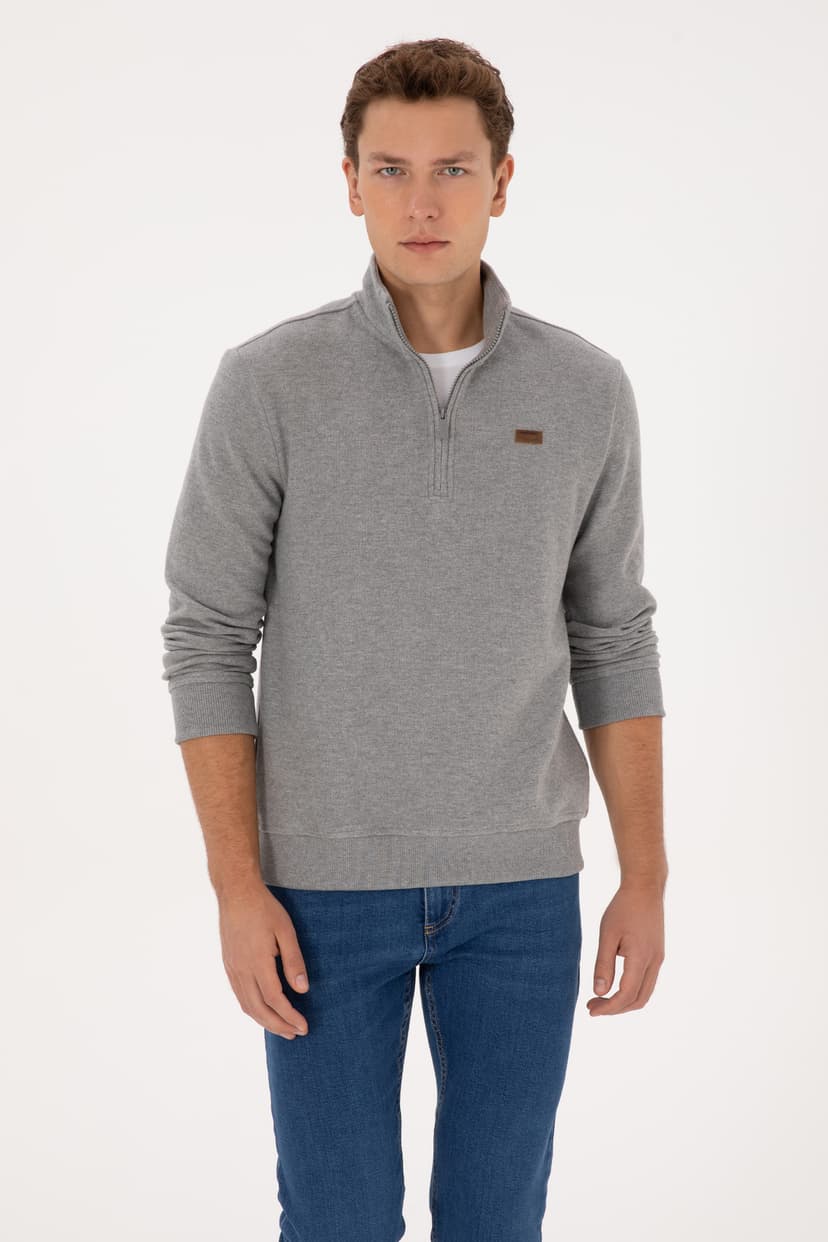 سوئیشرت مردانه U.S. Polo Assn. فیت معمولی یقه پولو نیم زیپ پرزدار خاکستری ملانژ مدل 50313802-VR086 سوئیشرت مردانه U.S. Polo Assn. فیت معمولی یقه پولو نیم زیپ پرزدار خاکستری ملانژ مدل 50313802-VR086