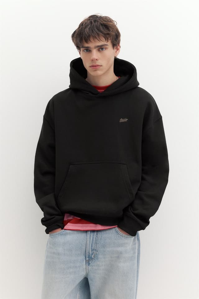 سویشرت کلاهدار مردانه Pull & Bear فیت باکسی مدل STWD سویشرت کلاهدار مردانه Pull & Bear فیت باکسی مدل STWD