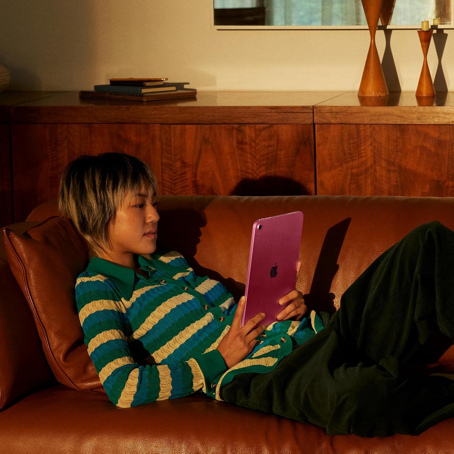 تبلت Apple iPad 11-inch با تراشه A16 128GB نقرهای تبلت Apple iPad 11-inch با تراشه A16 128GB نقرهای