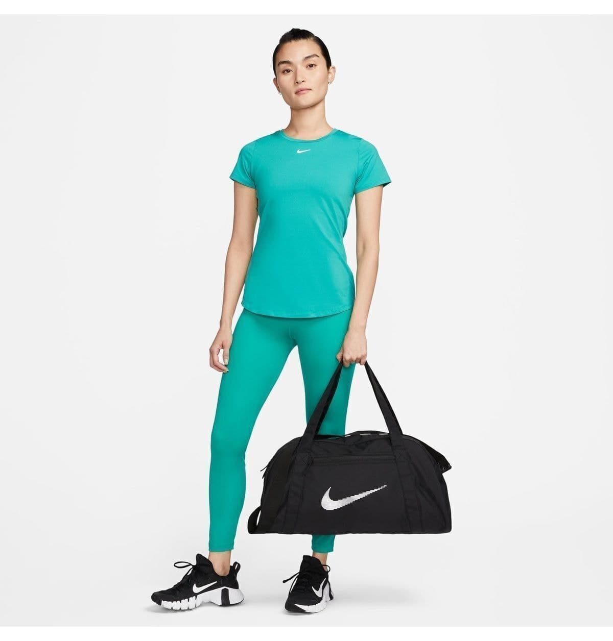 کیف ورزشی زنانه Nike مشکی 50X30X20cm مدل DR6974 کیف ورزشی زنانه Nike مشکی 50X30X20cm مدل DR6974