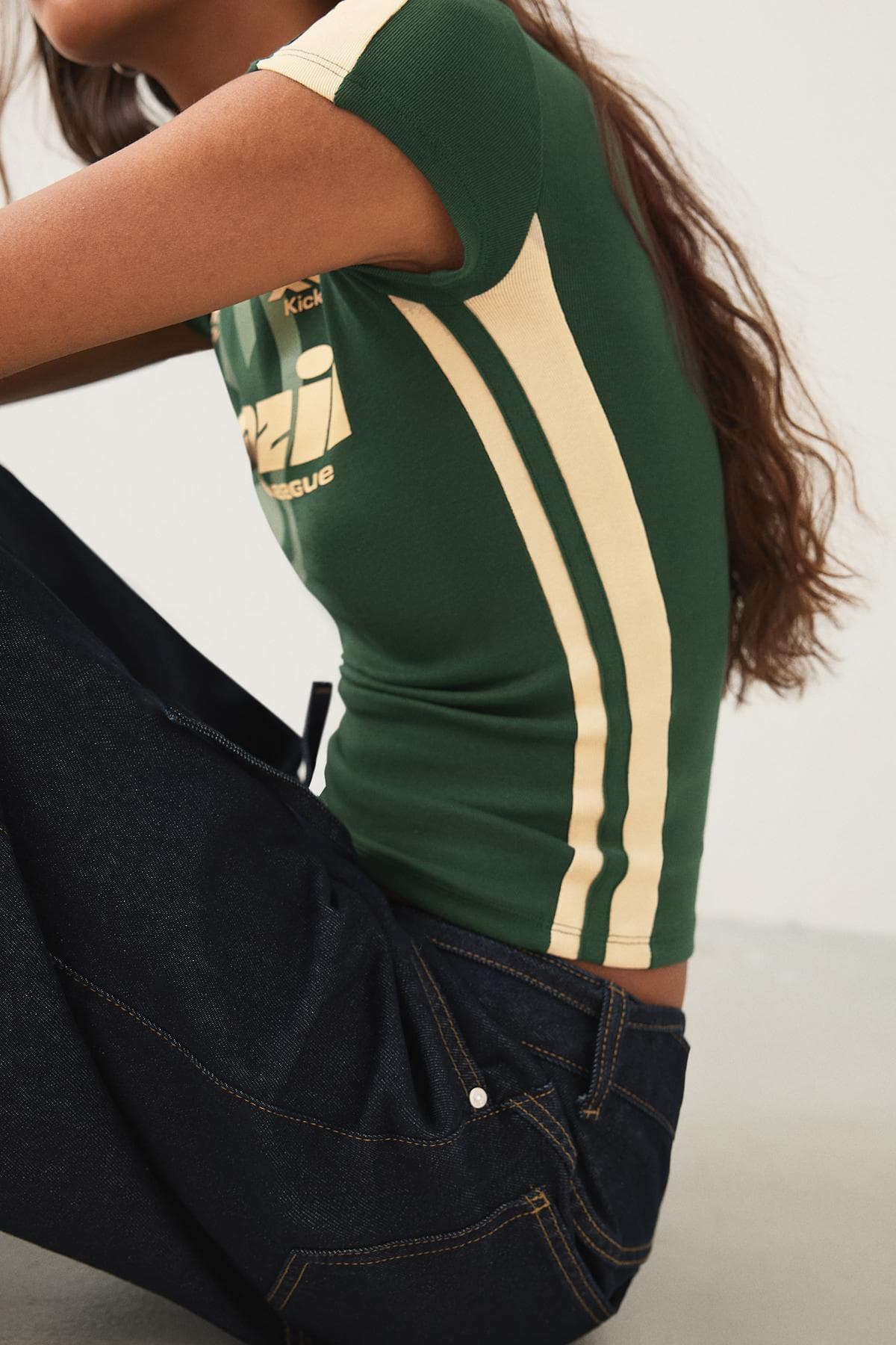تیشرت زنانه Bershka آستین کوتاه ورزشی با طرح چاپی تیشرت زنانه Bershka آستین کوتاه ورزشی با طرح چاپی