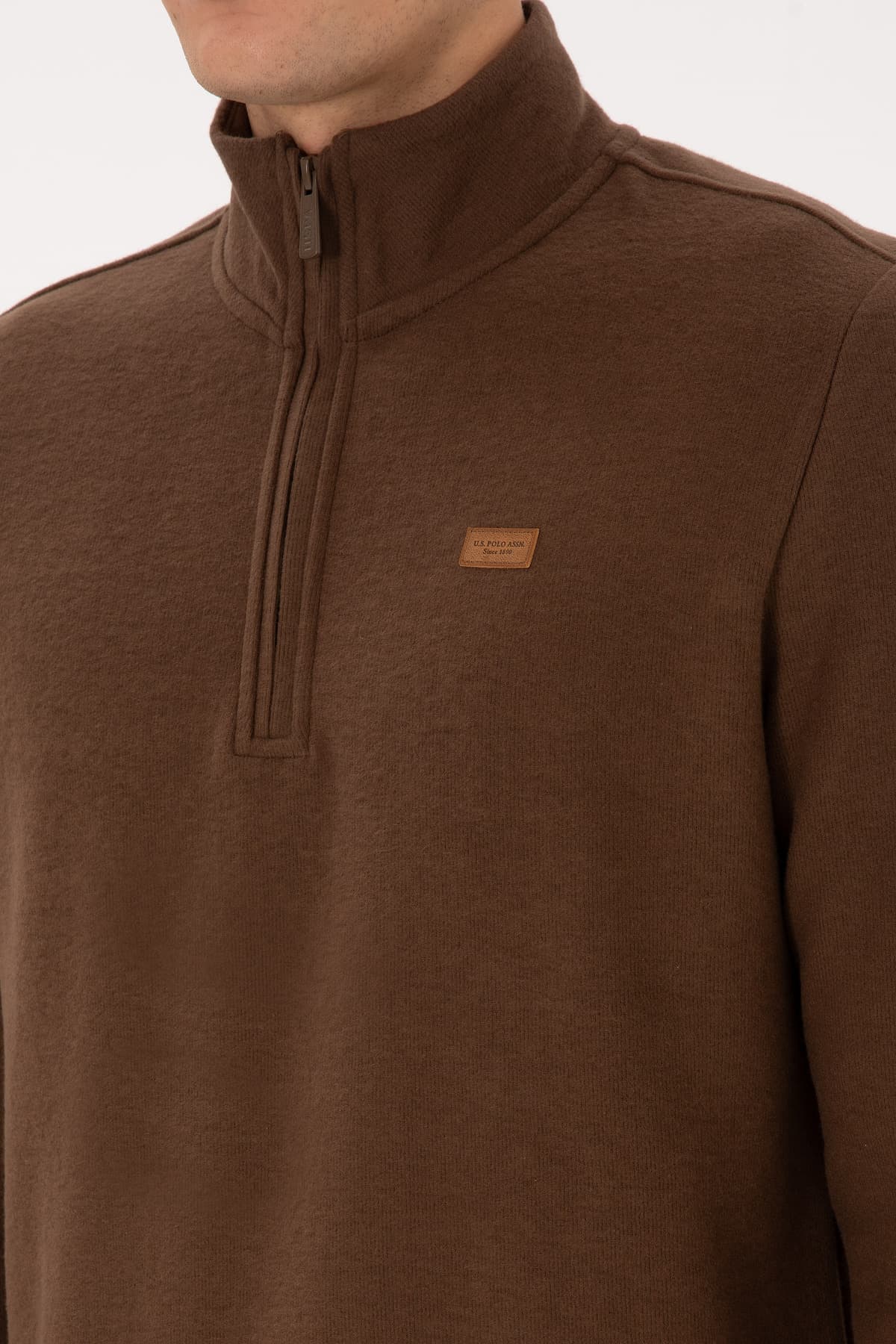 سوئیشرت مردانه U.S. Polo Assn. نیم زیپ شاردون قهوهای مدل 50313802-VR029 سوئیشرت مردانه U.S. Polo Assn. نیم زیپ شاردون قهوهای مدل 50313802-VR029